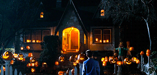 vivienvalentino:  …to celebrate the magical night of Halloween, the one night a year where we can pretend to be the scariest thing we think of.  TRICK ‘R TREAT2007, dir Michael Dougherty