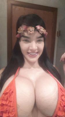 Aleira Avendano.  A Venezuelan model who wears a corset 23 hours
