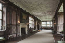 shevyvision: The Tudor period Long Gallery, constructed around 1600 Haddon Hall, Derbyshire, U.K.  Another for the list @celticknot65. 😍
