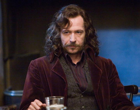can we talk about how sirius black in harry potter   is also zorg in the fifth element 