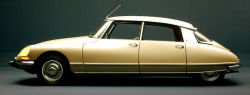 carsthatnevermadeitetc:  Variations on a theme: Part 5 Citroën DS 21, 1968. In the late 60s a Citroën dealer could sell you a DS 4 door saloon in various trim levels, the Decapotable convertible that was built by Chapron or the Break station wagon