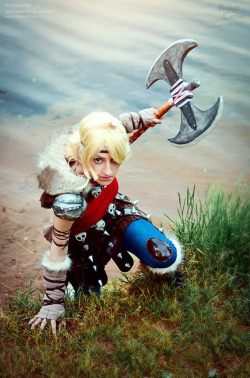 sharemycosplay:  Cosplayer Rouge Cerise with an awesome Astrid from #HowtotrainyouDragon! #cosplay #cartoons https://www.facebook.com/pages/Rouge-Cerise-Cosplay/183182738559748 http://vk.com/demehina_elya_photographer Interviews, features and more. Visit
