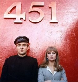  “Fahrenheit 451” (1966) Oskar Werner and Julie Christie  Rendező: Francois Truffaut Ez is alap!!