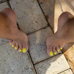 feeteverywhere: @prettysolesprettytoes #footmodel #feetnation #prettyfeet #pedicure #lovefeet #nails #lovefeet #whitefeet #barefoot #pies #toes #prettytoes #feeteverywhere #pezinhos #perfectfeet #lovenails #prettynails #footlove #foot #feet #barefeet