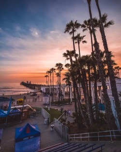 itscaliforniafeelings:  Oceanside, California by Tony Baldelli  Man, been a long time since I’ve seen the O-Side pier 