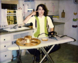 Just shoot me (Johnny Depp takes a break while filming the cheese sandwich ironing scene in “Benny &amp; Joon”, 1993)