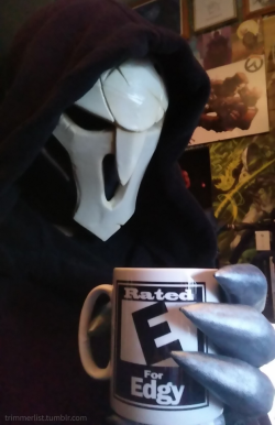 trimmerlist:Self indulgent Reaper selfie &hellip; I want that mug&hellip; o3o