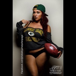 It&rsquo;s Sunday!!! So all you football fans are ready to grab a beer and get on the couch!! Well Crystal Rose the Model @crystalrosemua wants you to know she is a Packers fan!! Www.facebook.com/photosbyphelpsfanpage  check my work out.. Curves and quali
