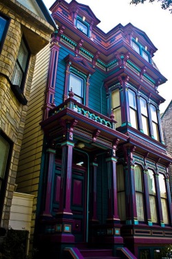 artificial-red:   -everysecond:  the-pastoralist:  What a color scheme. I would have a damn hard time deciding how to paint each section of trim on a Victorian.  OH MY GOD THIS IS BEAUTIFUL  Reblogging again because this is my dream 