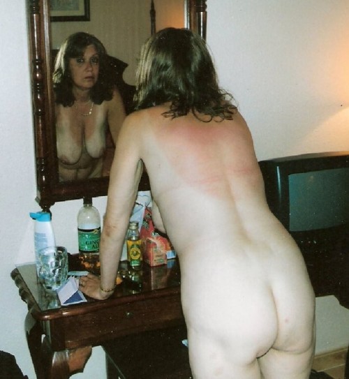 Sex mercilesmilf:  Oh magic motel mirror…tell pictures