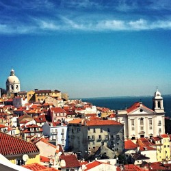 wheredoyoutravel:  En citytrip à Lisboa @anaisriccigram http://ift.tt/1ACbicB