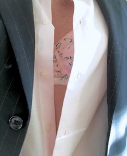 partimeguy:  sohard69pink: Dressed for success It’s a pleasure to reblog a crossdresser in a pretty, floral-patterned bra under male, business attire.    Awww thank you so much @partimeguy 💕