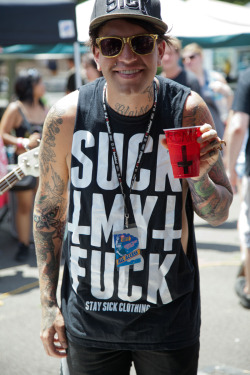 feather-whores:  the fact that you took your time to draw on your cup is pretty upsetting Fronz