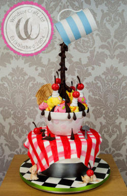 cakedecoratingtopcakes:  Windsor’s GRAVITY DEFYING Cake by Windsor Craft …See the cake: http://cakesdecor.com/cakes/163147-windsor-s-gravity-defying-cake