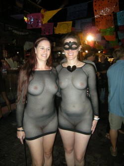 good-looking-mother:  http://good-looking-mother.tumblr.com/  Amazing! Both of these ladies look exceptionally sexy!