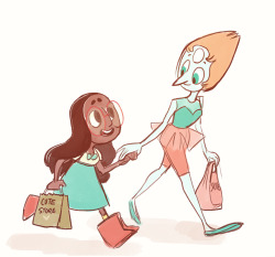 beachcityblues:  I like the idea of Pearl doing mom-ish things with Connie when her parents leave her alone. Goin to cute stores and baking cakes and all that cute junk. 