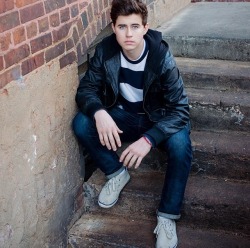 nash-grier:  Stairs are uncomfortable