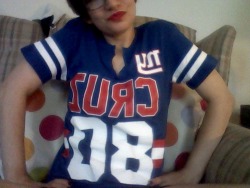 wearing my new cruz shirt bc new york football giants tonight whooooooo!!!!!!!!!!!!!!!111
