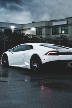 themanliness:  Lamborghini Huracan | Source | Facebook 