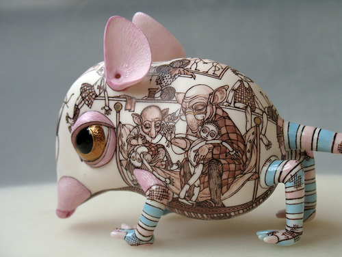 f-l-e-u-r-d-e-l-y-s:   Quirky miniature porcelain sculptures made by Ukranian artists 