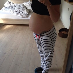  More pregnant videos and photos:  Barefoot And Pregnant 43 part 2