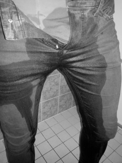 bigfantasies:  After math of pissing my jeans, they’re super soaked! It felt sooo good though.   so sexy!!!!