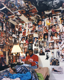 wetheurban: ’90s Teenagers in Their Bedrooms, Adrienne Salinger In 1995, artist Adrienne Salinger wanted to depict the authentic lives of young people in ‘90s America — a contrast to the perfect Beverly Hills 90210 types portrayed in the media.