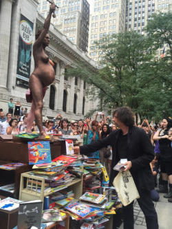 perceval23:  Amanda Palmer as a statue for a children’s book benefit at the New York Public Library.  And here’s David Hirst’s Verity, that she’s recreating. 