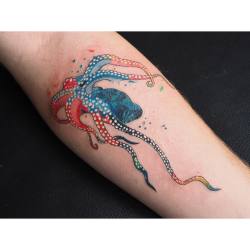 baris-yesilbas:  #watercolor #watercolortattoo #tattoo #abstracttattoo #geometric #geometrictattoo #abstract #equilattera #thebesttattooartists #barisyesilbas #tattrx #tattoodesign #customdesign #customtattoo 