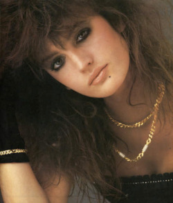 80s-90s-supermodels:  Anne Bezamat, mid 80s 