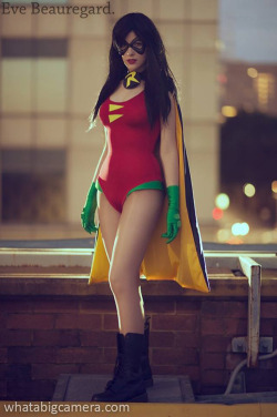 ladies-of-cosplay:  cosplayhotties:  (via Lady Robin Cosplay)  Eve Beauregard as Robin (DC Comics) 