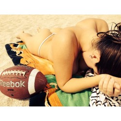 tiffany-cappotelli:  Vacations got me like ðŸ’«ðŸ‘ŒðŸ’†ðŸŒžðŸ‘ #beach #vacation #shouldbeanad #funinthesun #football