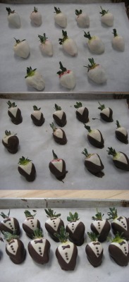thecakebar:  Tuxedo Chocolate Strawberries