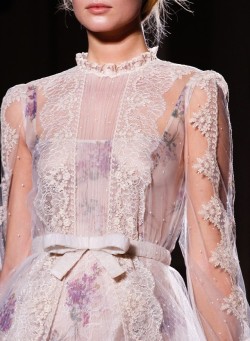 jai-by-joshua:  Valentino S/S 2012 Haute Couture (Details)  