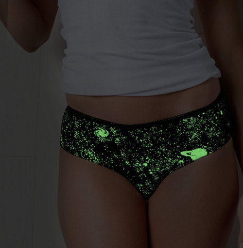 evansnpotter:  deanpiewithacascherryontop:  randomredux:  sosuperawesome:  Glow in the Dark Solar System Apparel by makeitgoodpdx  FOR AN ASS THAT’S OUT OF THIS WORLD  look i can finally have stars on my ass this has been my dream  asstronomical 