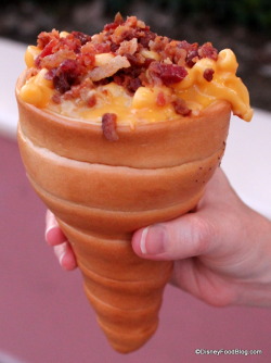 kool-aid-jammers:  unluckydecisions:  crunchwrapqueen:  bonita-albita:  lnthefade:  This is a thing that is now being offered at Disney World. It’s macaroni and cheese, topped with bacon, served in a cone made out of bread. I have yet to figure out