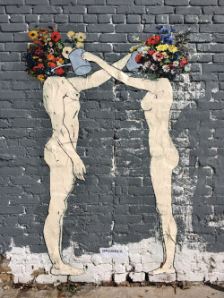 scarfaceinplace:  malgasm:  cowabunnga:  This is a representation of a healthy relationship; equally nourishing one another and allowing each lovers mind to blossom freely all the while being supportive and naturally developing similar flowering thoughts