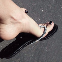 ifeetfetish:  ©🌟 @my_fab_feetures3 🌟 #foot #feet #footfetish #pés #prettyfeet #beautifulfeet #barefoot #barefeet #toes #toering #girlsfeet #cutetoes #soles #footworship #footslave #cutefeet #footgoddess #feetlove #oilyfeet #pedicure #wrinkledsoles