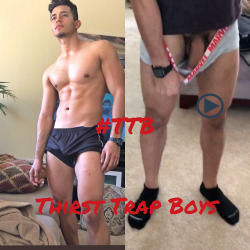 thirsttrapboys:  Uriel Marquez (Uriel Fit) 😍😍😍