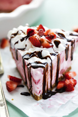 do-not-touch-my-food:  Frozen Strawberry Cheesecake