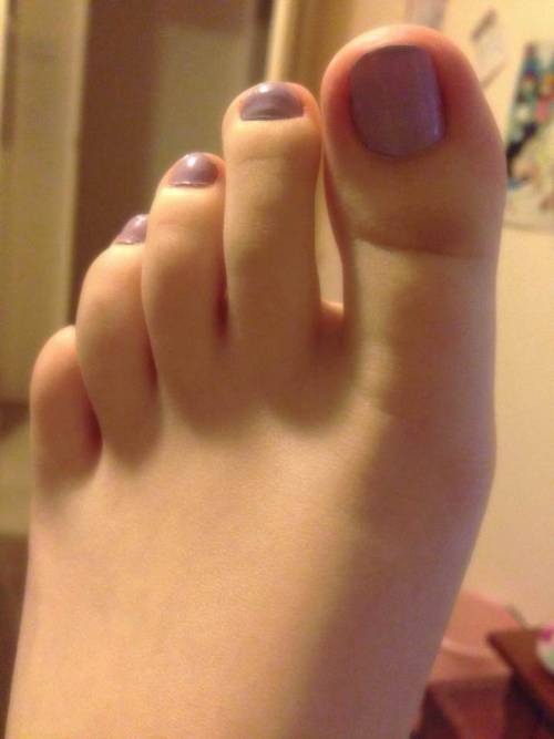 Porn feetplease:  Very sexy thanks for the submission!Girlfriends photos
