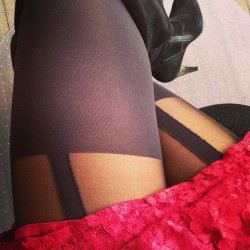gl0riene:  black suede knee highs, tights, and red lace skirt. #boots #heels #tights #legwear #red #lace 