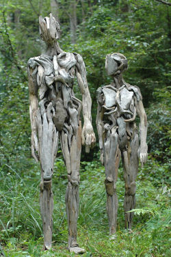 sunderlorn:  littlelimpstiff14u2:  Haunting Driftwood Sculptures By Japanese Artist  Nagato Iwasaki Nagato Iwasaki is one of those artists you don’t know much about. But his art talks for itself. The Japan-based artist creates incredible driftwood