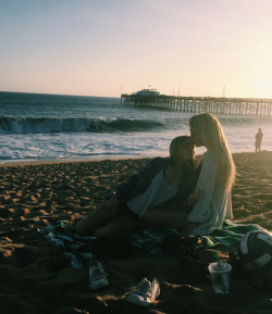 org-asms:  living–waiting:  First beach date ever with this princess