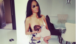 Nudiarist:  Ashley Nicole Breast Feeding On Instagram: Photo Raising Important Issue