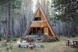 upclosefromafar:  nuditei:  travel-through-mountains:  daneckstein:  Just spent an amazing four days in this off the grid A-frame deep in the Sierras.   Sierra National Forest, CA  My favorite getaway, my happy place, my second home. Man, do I miss the