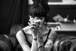 irony-ofyourperfection:  Hannah Snowdon (not my photos)  reblogged (again) for the credit to Hannah Snowdon, who this apparently is.