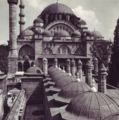 rcruzniemiec:  Living architecture: Ottoman Images from the 1966 book by Ulya Vogt-Göknil.