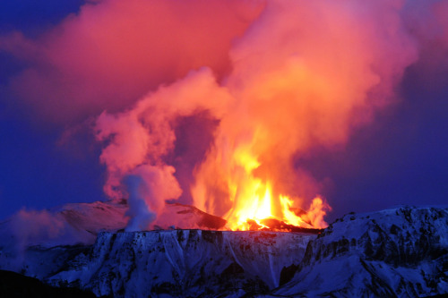 Porn nubbsgalore:  photos of a volcanic eruption photos