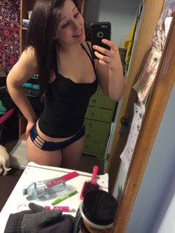 spec–tacular:  Dont mind the dirty room  http://miraculous-views.tumblr.com/  Send in submissions!mostlyamateurs@yahoo.comSnapchat and Kik:Mostlyamateurs